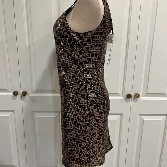 Romeo and Juliet Couture Sleeveless Sequined Black and Gold, Party Dress. - Picture 4 of 14